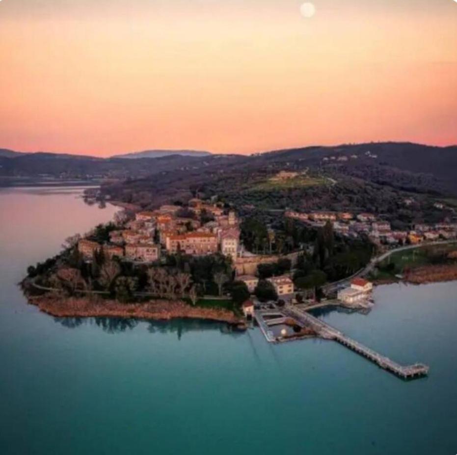 Willa Il Borgo Antico Monte del Lago Zewnętrze zdjęcie