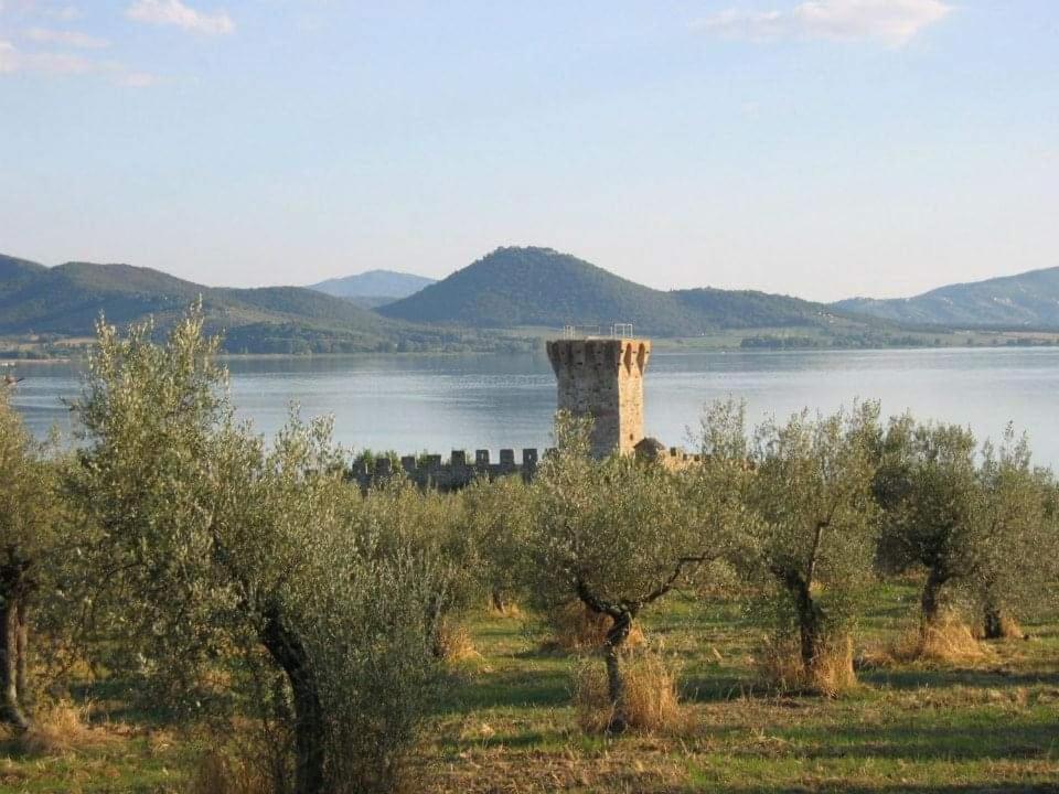 Willa Il Borgo Antico Monte del Lago Zewnętrze zdjęcie